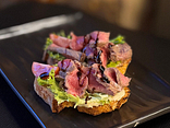 Брускета з ростбіфом