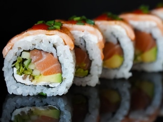 Uramaki premium Double salmon pepper