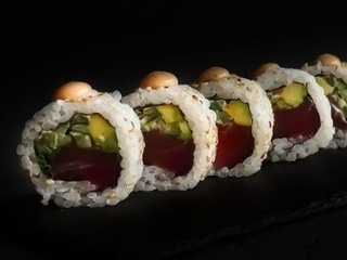 Uramaki Pikantny tuńczyk