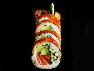 Futomaki Łosoś pikantne mango