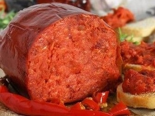 ‘Nduja di Calabria to pikantna kiełbasa do smarowania