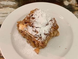 Hraběnčin řez, jablečný koláč se sněhem