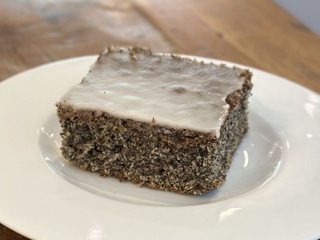 Makovec s citrónovou polevou