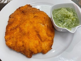 Smažený kuřecí řízek, citron