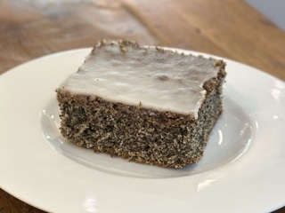 Makovec s citrónovou polevou