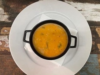 Pikantní fazolová polévka se zeleninou