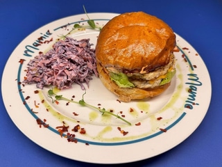 Дабл класичний курячий чізбургер + «Коул слоу»