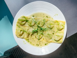 MAXI RAVIOLO CON RICOTTA E SPINACI