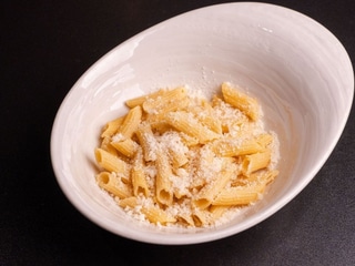 SPAGHETTI / PENNE / GNOCCHI IN BIANCO