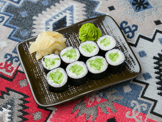 Maki s uhorkou