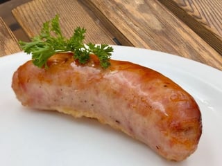 Ковбаски запечені  з соусом