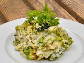 Броколі у вершково-сирному соусі