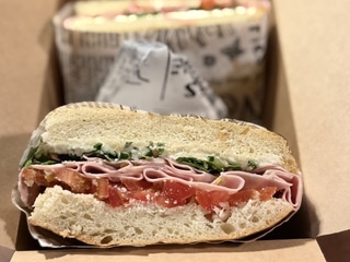 Focaccia cu mortadella