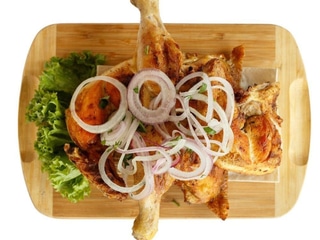 Курча на мангалі