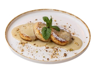 Ніжні сирники з фісташковим кремом