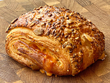 Листкова булочка “Buffalo & Cheddar”