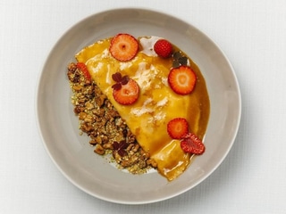 Цитрусові креспеле з кремом маскарпоне