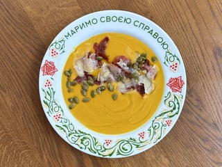 Гарбузовий суп із шпондаром та сиром швейк