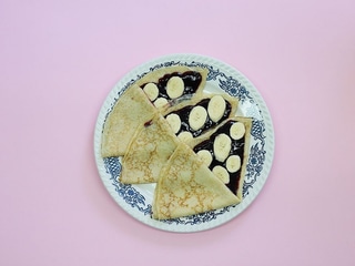 Banánové palačinky s borůvkovým džemem