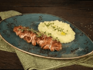 Chicken shashlik with mashed potatoes
