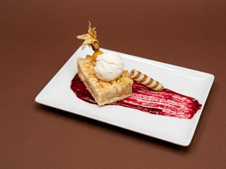 Warm apple pie with ice cream