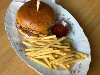 Фірмовий дабл чізбургер