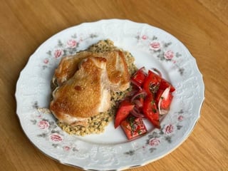 Ніжні курячі стегенця з вершково -трюфельним булгуром