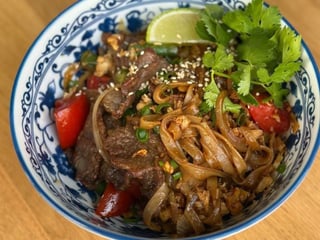 Рисова локшина з яловичиною