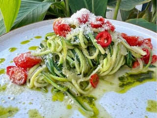 MAKARON AGLIO E OLIO Z CUKINII