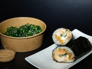 Комбо Хенд-рол з креветкою маринованою+Хіяші вакаме з горіховим соусом