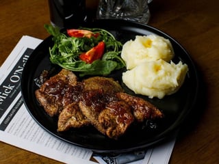 ОБСМАЖЕНА ТЕЛЯЧА ПЕЧІНКА