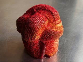 KNOT RASPBERRY CROISSANT