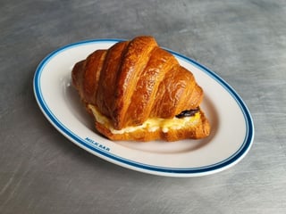 КРУАСАН ЧОТИРИ СИРИ