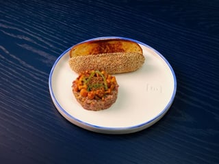 яловичий тартар з лисичками