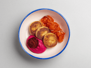 солоні сирники з лососем