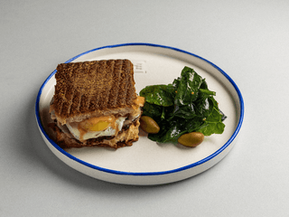 англійський мафін зі смеш-котлетою