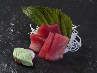 maguro sashimi