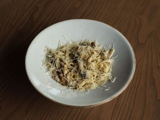 ПАСТА З КУРКОЮ ТА ГРИБАМИ