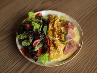 ОМЛЕТ З ХАМОНОМ