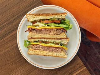 Мафін з яловичою котлетою