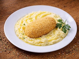 Київська котлетка з сиром та картопляним пюре