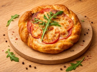 Міні-піца з ковбасою 20см