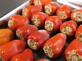 Papryka faszerowana mięsem, ok. 700 gr