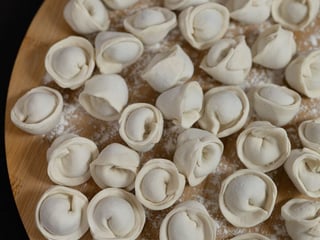 Pelmeni z kurczaka i z wieprzowiną, ok. 1 kg