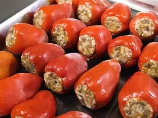Papryka faszerowana pieczarkami, ok. 700 gr