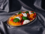 Sałatka Panzanella z burratą