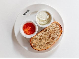 Бутерброд з червоною ікрою