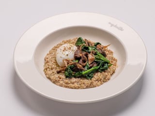 Зелена гречка з томленою яловичиною