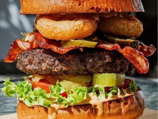 SPICY FARM BACON BURGER