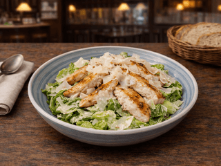 Caesar salát s grilovaným kuřecím masem